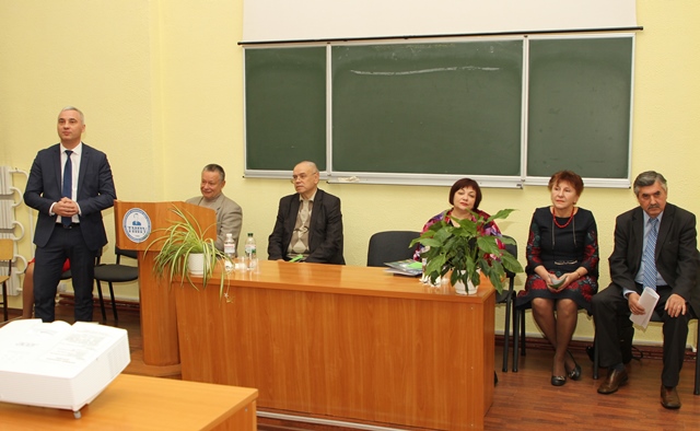 У вітальному слові заступник міського голови м. Тернополя Бицюра Л.О. високо оцінив співпрацю науковців факультету та міської влади